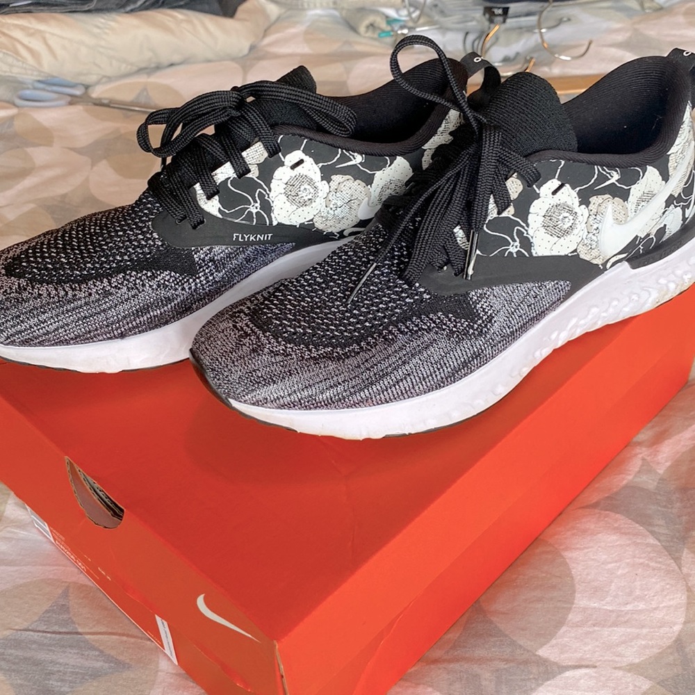 Nike Odyssey react 2 flyknit flower